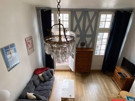 studio avec mezzanine pour étudiant/e dans le centre historique