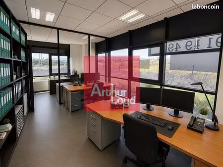 bureaux 164 m²