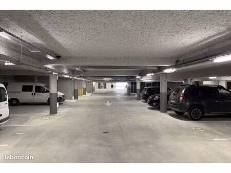 parking couvert sécurisé orthez