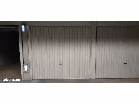 garage/box 11 m² pau