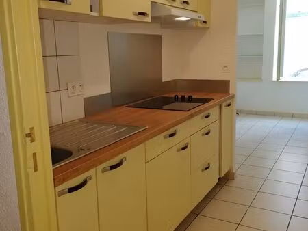f2 35 m² rez-de-chaussée centre ville