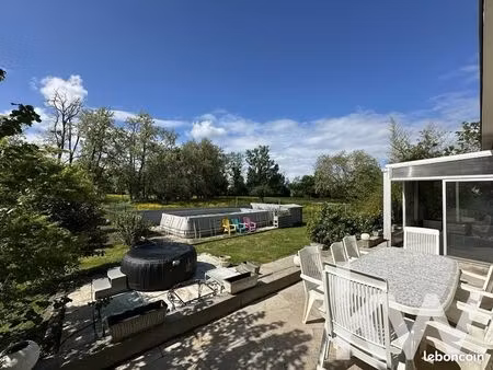 maison 8 pièces 202 m²