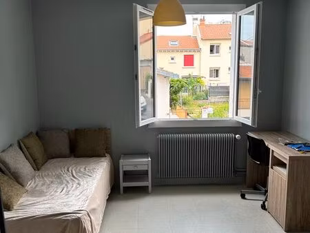 studio lumineux étudiant