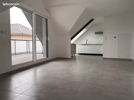 studio 1 pièce 38 m²