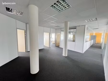 bureaux 584 m²
