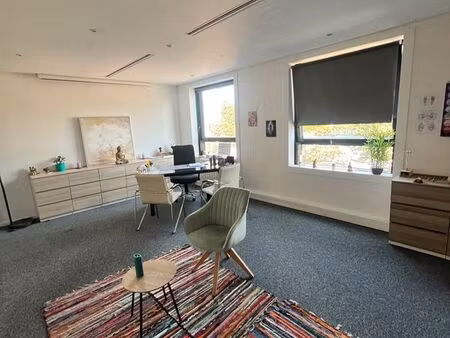 bureaux-coworking possible-parking-climatisation
