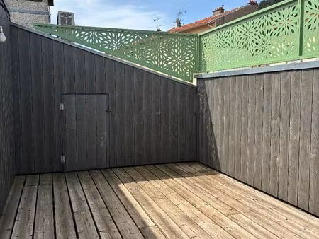 boutique 90 m² ceyrat
