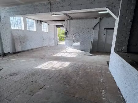 local d’activité / entrepôt de 120 m²