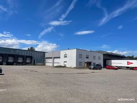 local commercial 3 181 m²