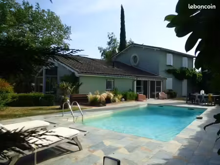 villa 5 pièces 203 m²