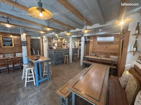 restaurant - mur/ fond + appartement turckheim