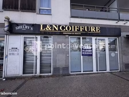 local commercial 152 m²