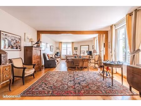 maison de ville 9 pièces 196 m²