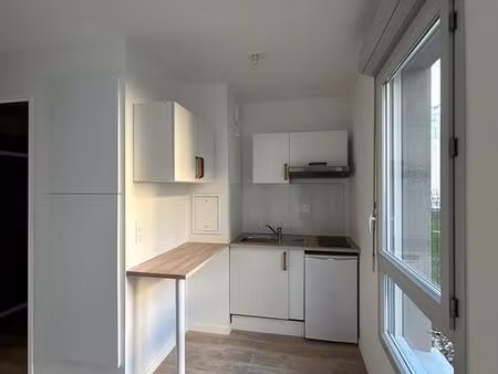 studio 1 pièce 27 m²