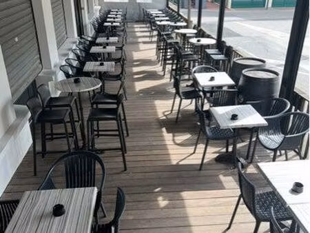 bar licence iv à vendre – saint-jean-de-luz – grande terrasse