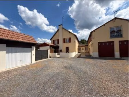 box de 14 m2 sécurisé pour véhicule ou stockage