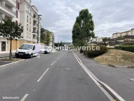local commercial 256 m²