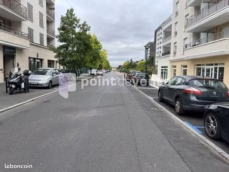 local commercial 60 m²