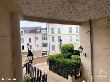 studio 1 pièce 27 m²