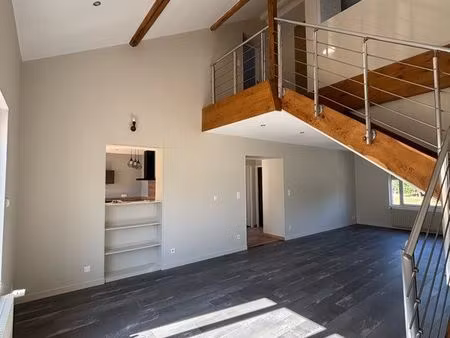 appartement 140 m² – 3 chambres – pierre-de-bresse