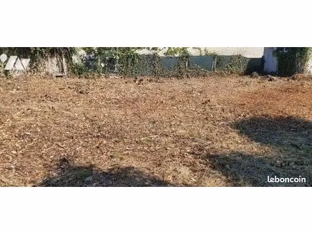 terrain 238 m² ecuelles