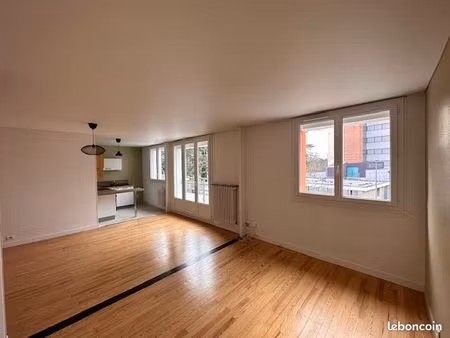 loue t2bis rénové quartier bellevue
