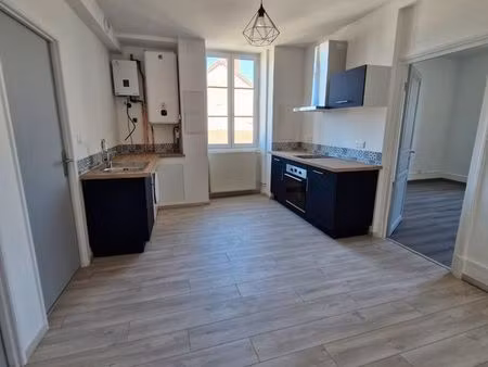 à louer – t2 entièrement rénové de 51 m² – la clayette