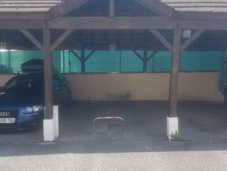 parking couvert à louer