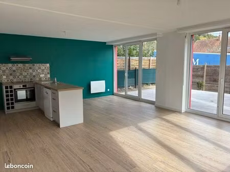 f3 rénové avec terrasse et jardin