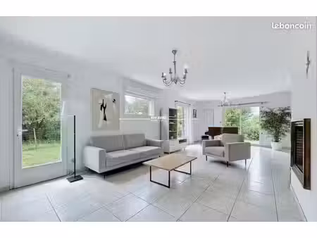 maison 7 pièces 147 m²