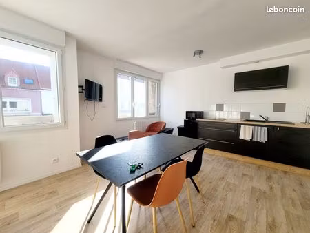 studio 1 pièce 28 m²