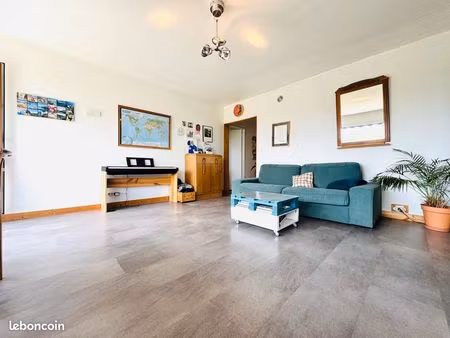 pessac le pontet – t4 de 91 m²  3 chambres  2 balcons et vue dégagée