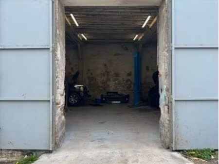 titre : local commercial atelier covering / garage achat vente / pas de mécanique