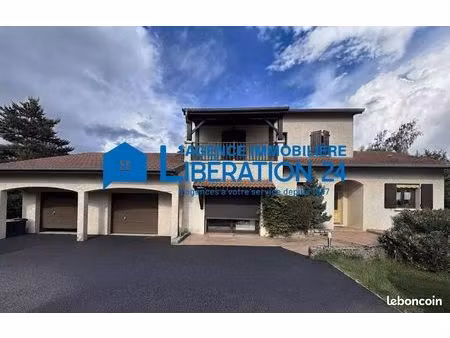 maison 7 pièces 198 m²