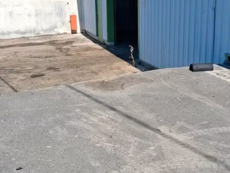 local pour atelier et ou stockage (importante baisse du prix due à une erreur de calcul)