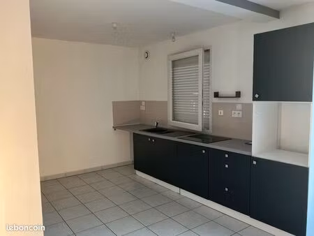 appartement de 71 m2   à 900m d’une entrée d’autoroute  chanas 38150