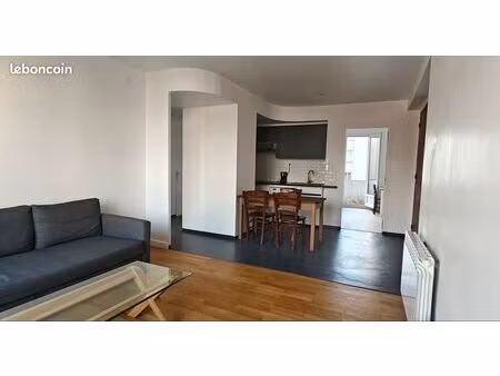 grenoble  rue colonel bougault  4pc de 63 m2 entierement refait et meuble