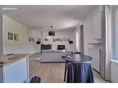 appartement 2 pièces 63 m²