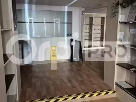 local commercial 79 m²