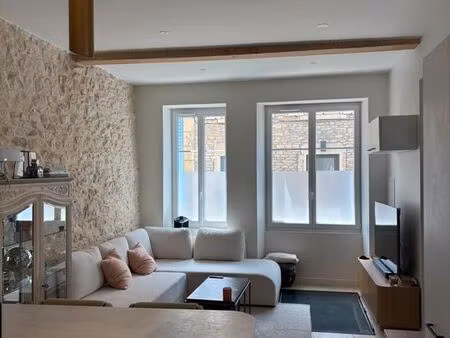 a saisir : maison historique  entièrement rénovée en 2024  au coeur du village recherché d
