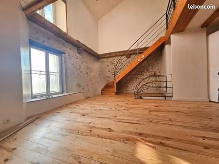 location maison de village 100m²