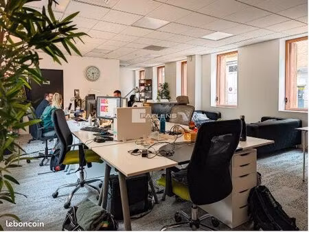 bureau 70 m²