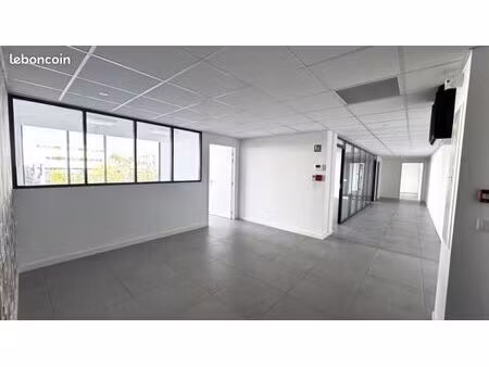 bureaux 330 m²