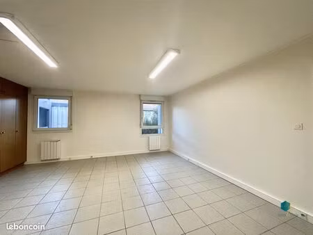 bureaux 59 m²