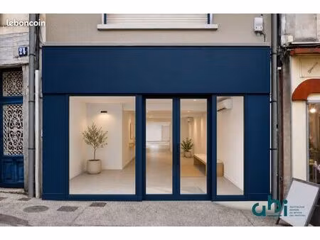 local commercial rénové en cœur de ville