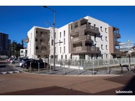 appartement 3 pièces 77 m²