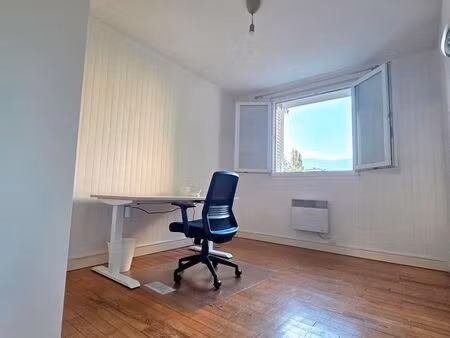 bureau 10m2 100% équipé