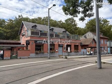 fonds de commerce 520 m²