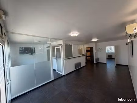 beau local professionnel 85 m2 avec parking  6 pièces à louer à leguevin