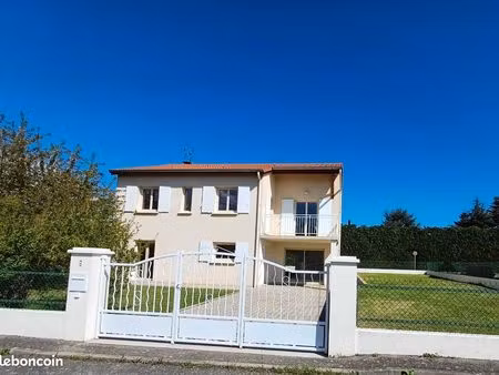 maison toute renovee à monistrol